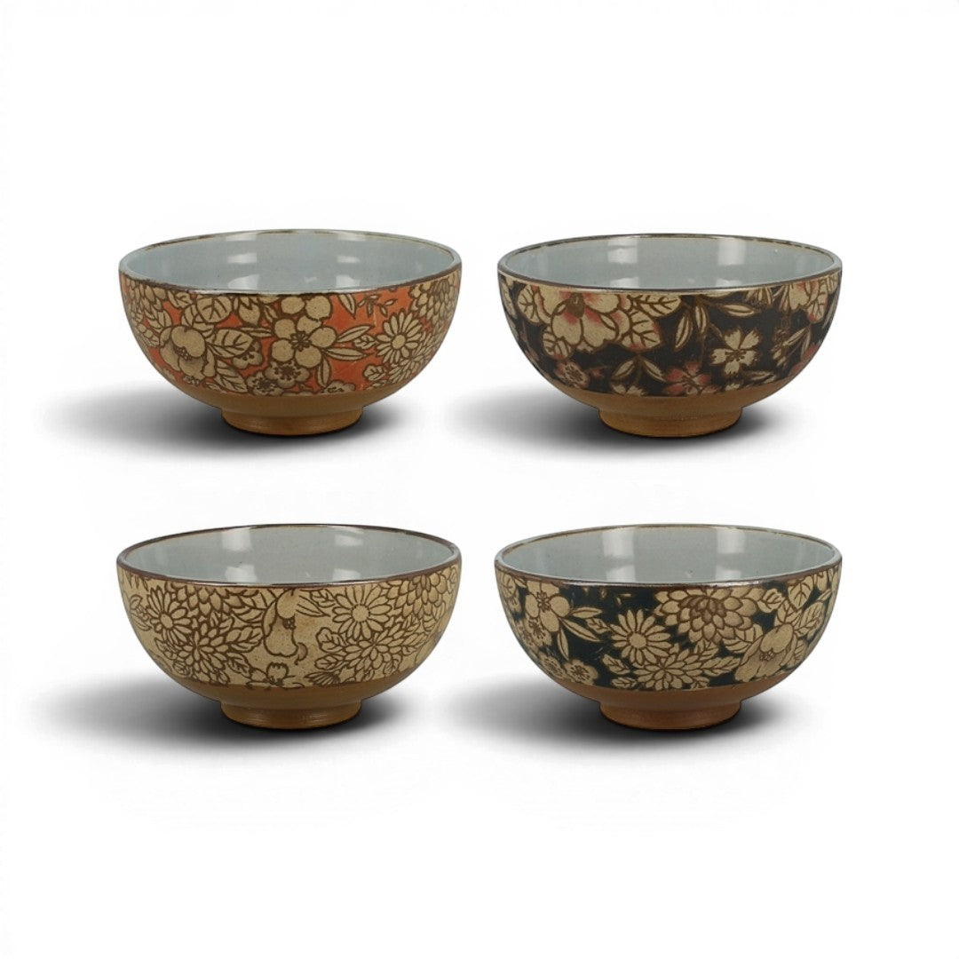 Set de quatre bols japonais Yugen lab en céramique avec motifs floraux variés et intérieur émaillé clair