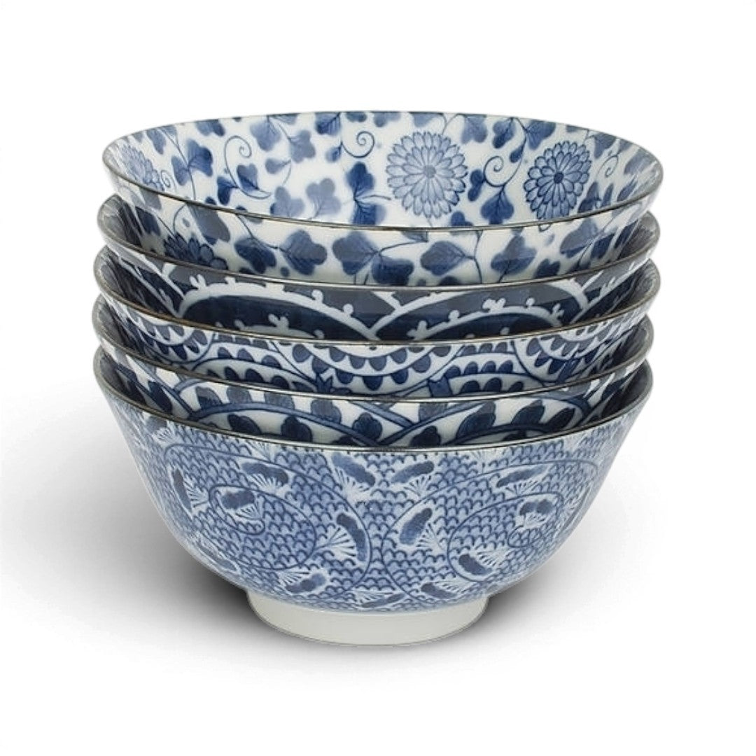 Set de 5 bols japonais Yugen lab en porcelaine et céramique blanche et bleue avec motifs floraux traditionnels