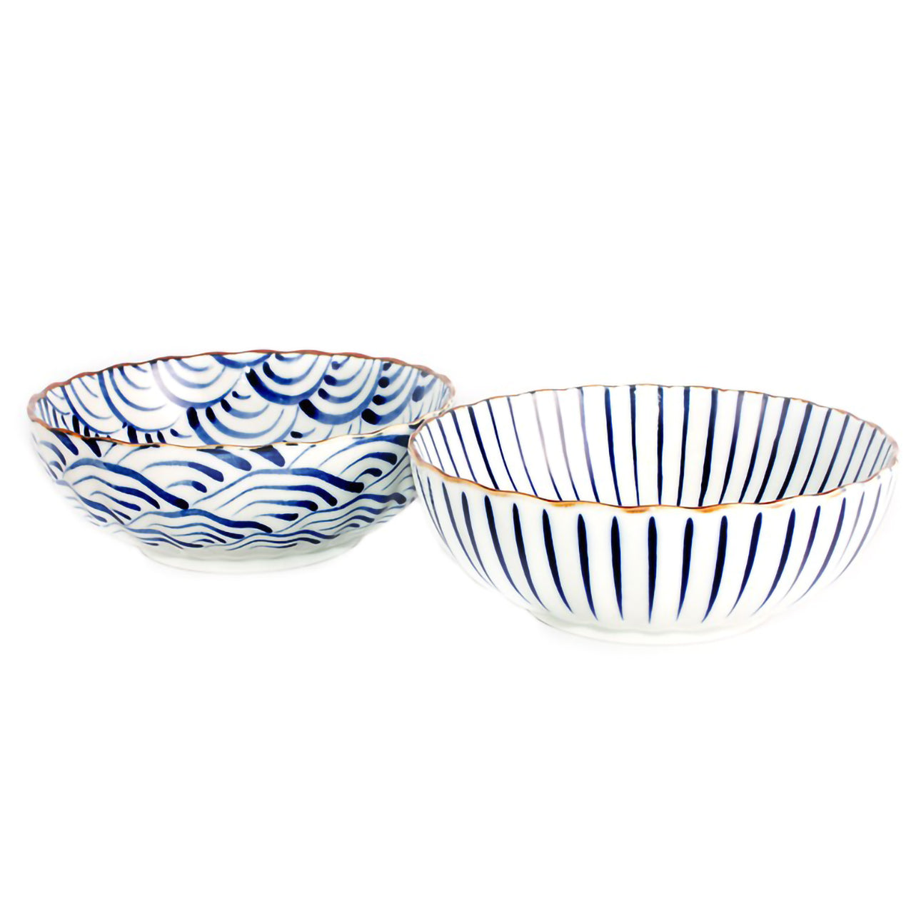Set de 2 saladiers Yugen lab en céramique japonaise avec motifs vagues et rayures bleues sur fond blanc