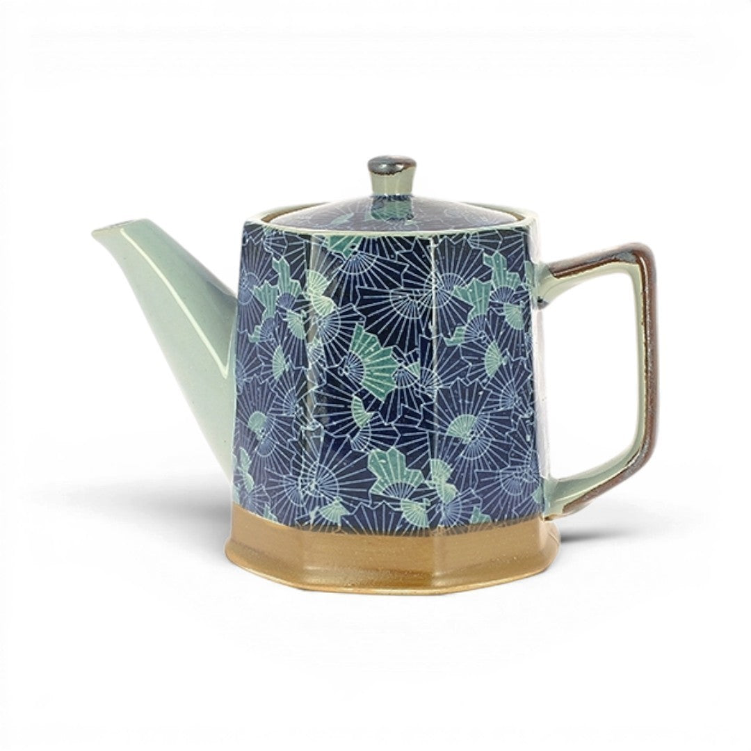 Théière japonaise Yugen lab en céramique bleue et verte avec motif éventail et bec verseur blanc