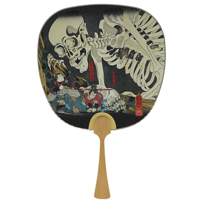 Éventail japonais en papier et bambou au motif traditionnel Petit combat