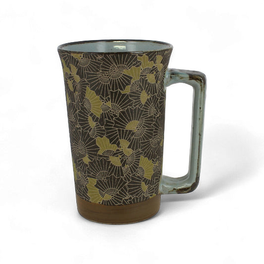 Mug japonais en céramique de Gifu – motif éventails brun-jaune