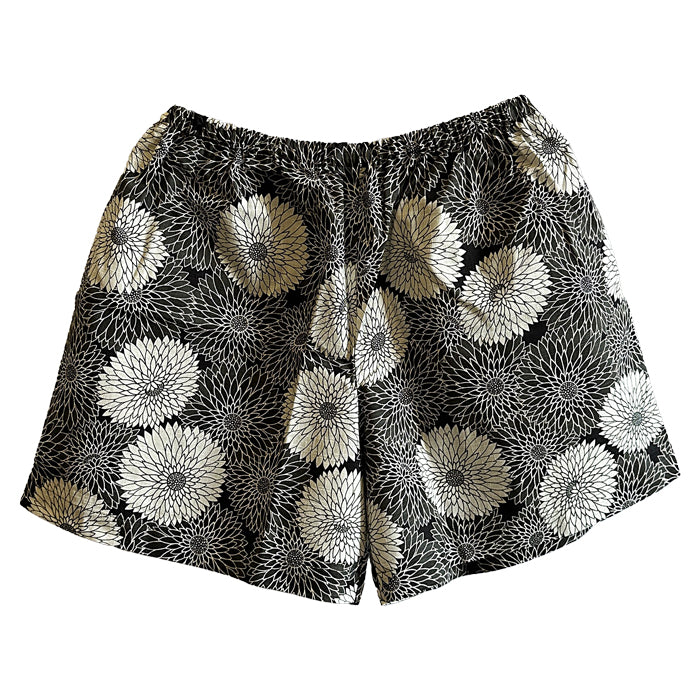 Short japonais floral noir avec motifs inspirés des fleurs japonaises