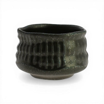 Bol matcha japonais noir avec texture verticale en relief
