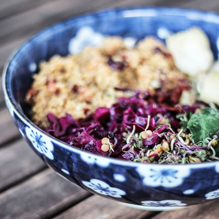 Japanische Blumen-Salatschüssel aus Keramik