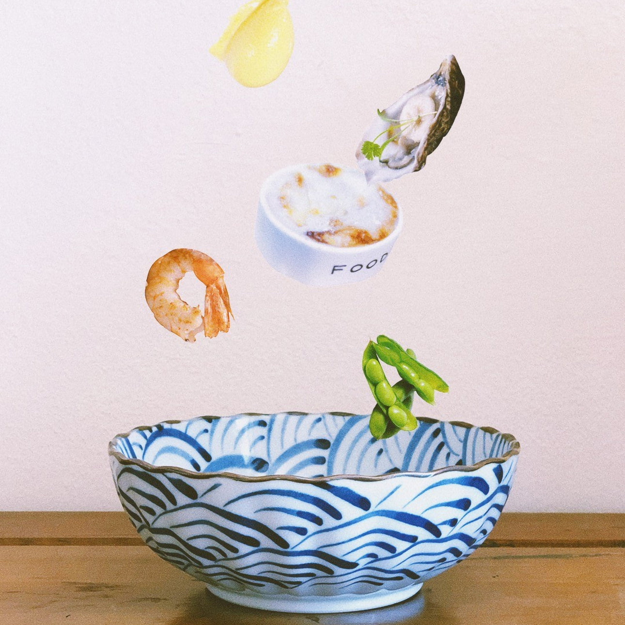 Set of 2 wave salad bowls