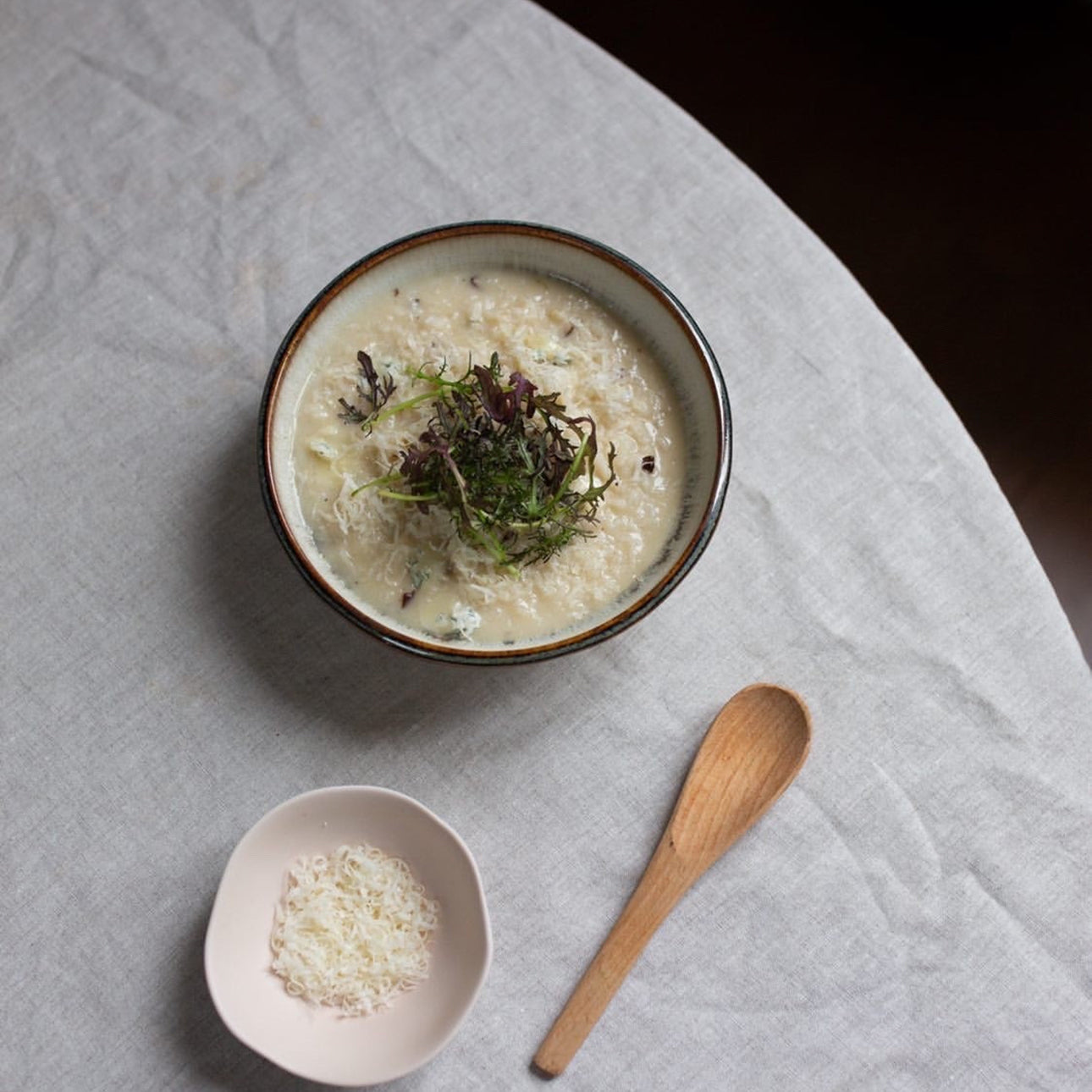 Petite assiette traditionnelle ronde