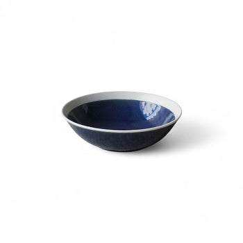 Petit saladier japonais bleu en porcelaine finition brillante