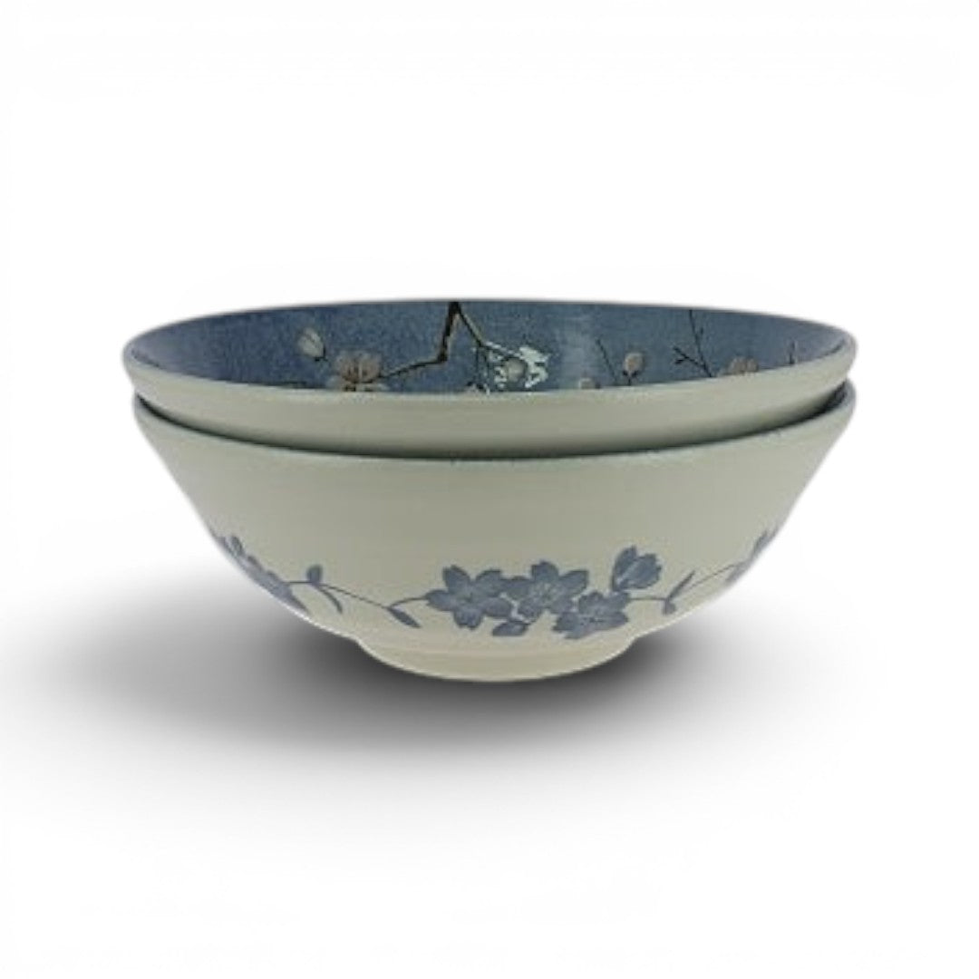 Set de saladiers Sakura bleu clair en porcelaine vue de profil