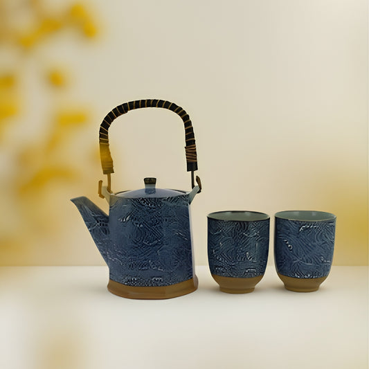 Service à thé japonais en céramique bleu texturé avec théière et tasses