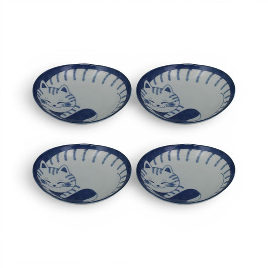 Set de 4 assiettes ovales Yugen lab en porcelaine de Toki avec motif de chat tigré bleu indigo sur fond clair