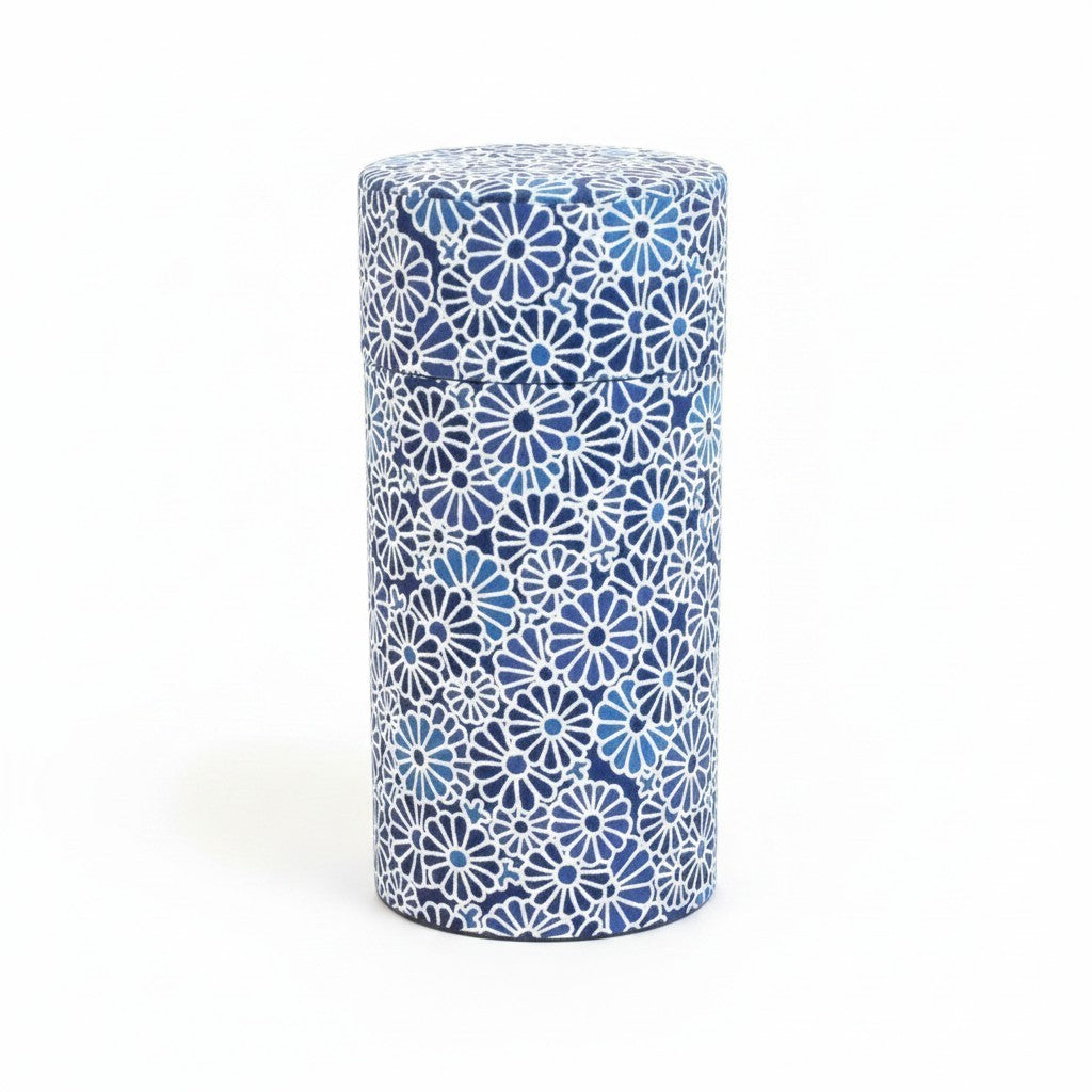 Boîte à thé Yugen lab cylindrique en papier washi bleu avec motif floral traditionnel japonais