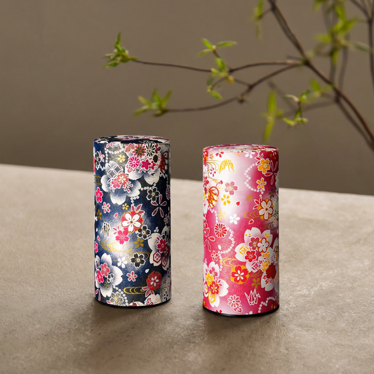 Boîtes à thé Yugen lab cylindriques en fer blanc et papier washi à motifs floraux japonais rose et bleu nuit