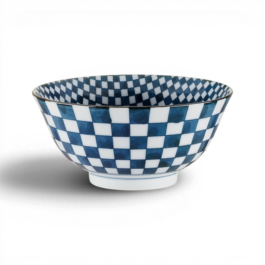Bol Yugen lab en céramique japonaise bleu outremer avec un motif quadrillé traditionnel pour le service