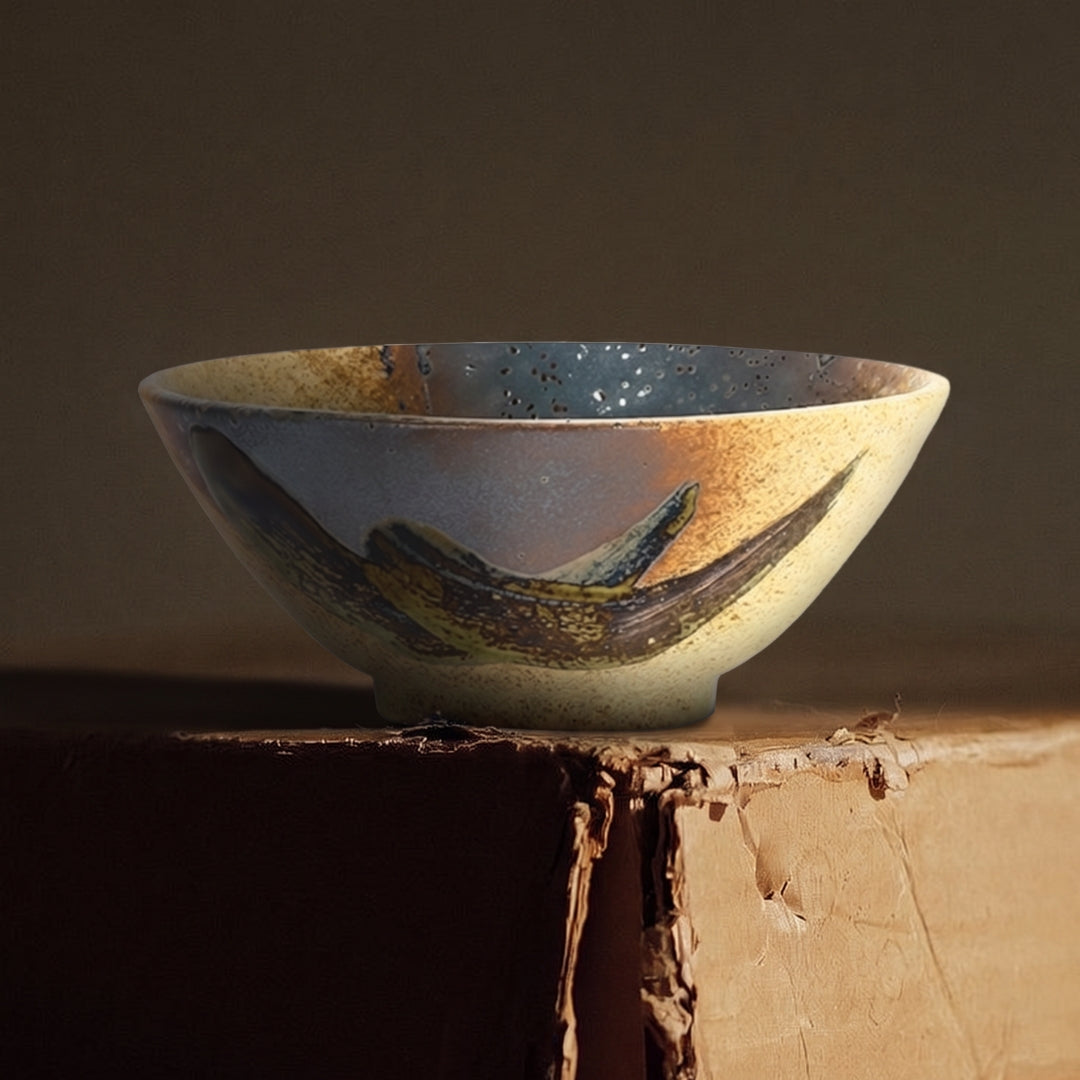Bol donburi Yugen lab en céramique beige avec décor calligraphique brun et intérieur moucheté gris bleuté