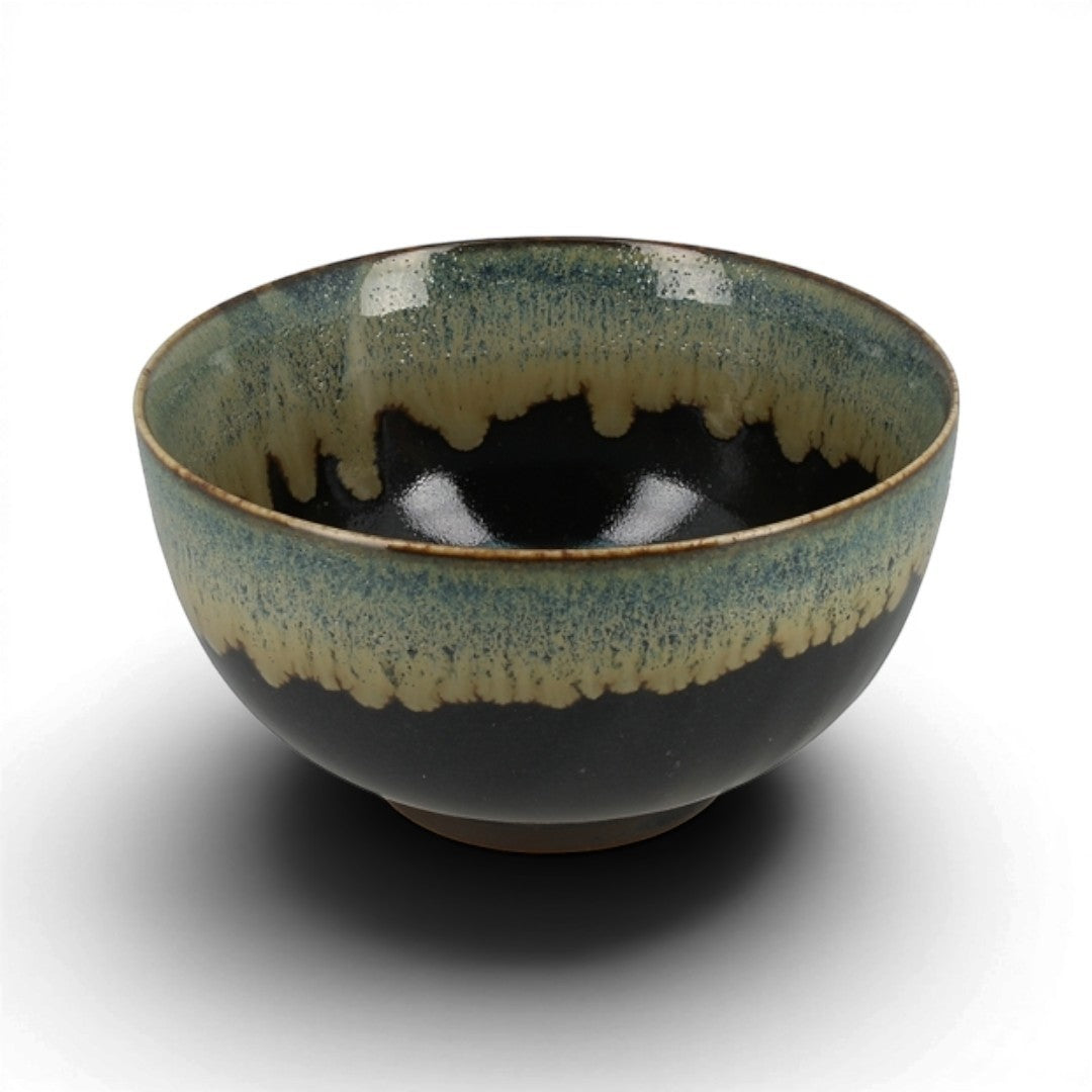 Bol japonais Yugen lab en porcelaine avec glaçure artisanale bleu-vert et fond noir pour ramen ou soupe