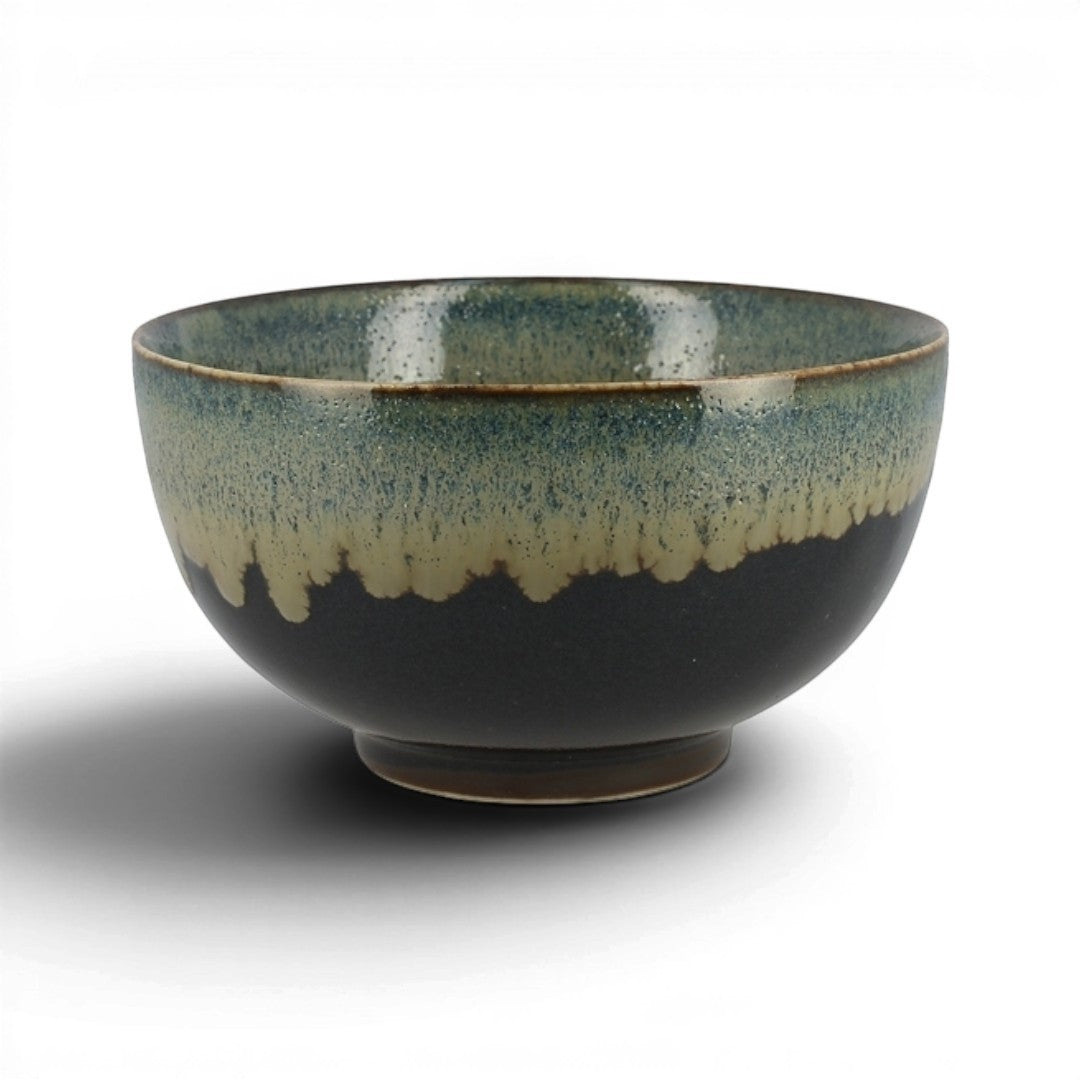 Bol japonais Yugen lab en porcelaine avec dégradé de bleu et vert, idéal pour ramen ou soupe.