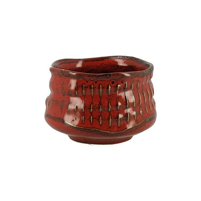 Bol à matcha Yugen lab rouge artisanal en céramique avec texture striée pour la cérémonie du thé japonaise