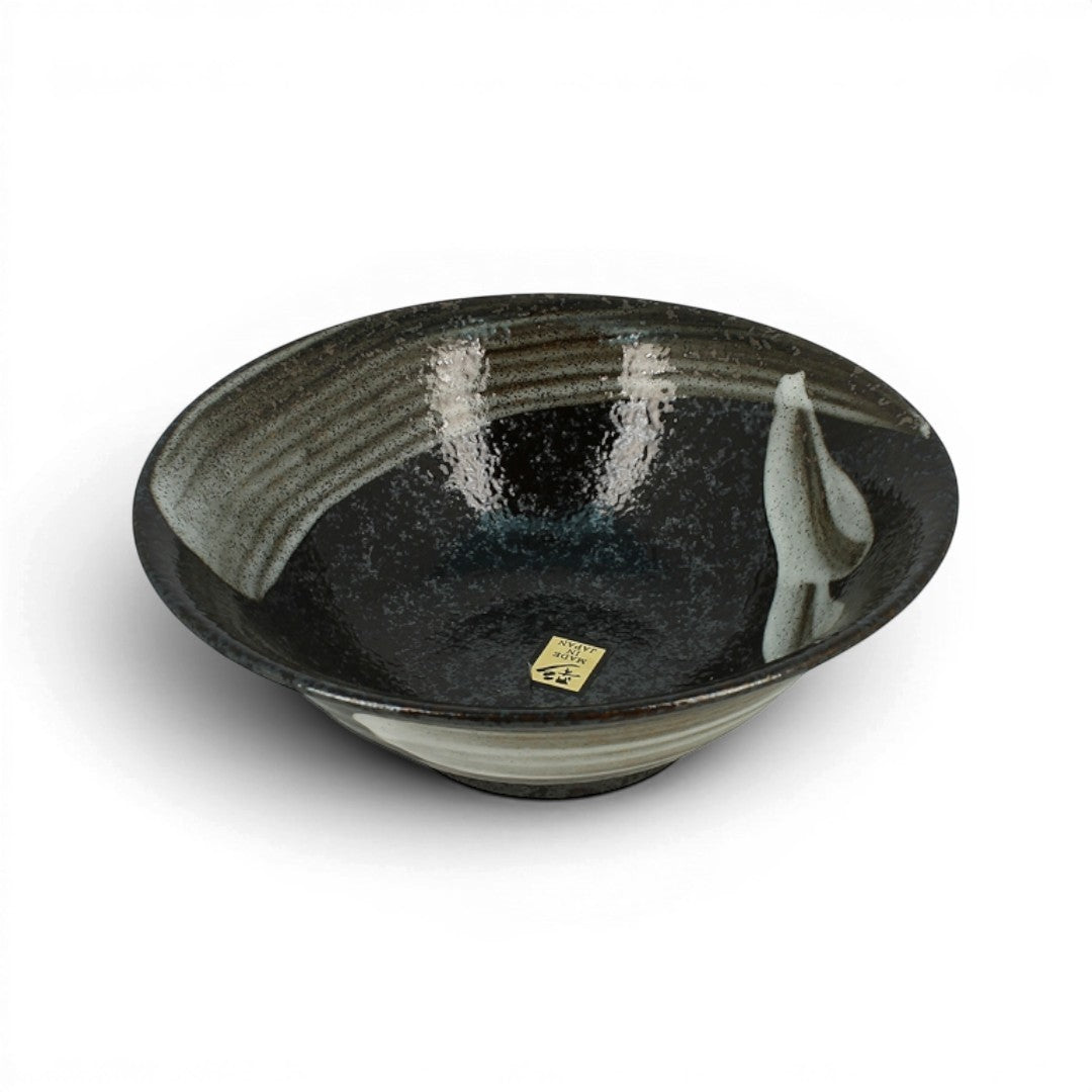 Bol en porcelaine japonaise Yugen lab noir et blanc avec motif de pinceau inspiré de la calligraphie sumi-e