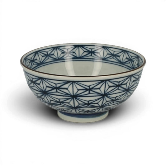 Bol à riz japonais en porcelaine Yugen lab avec motif géométrique bleu asanoha sur fond blanc