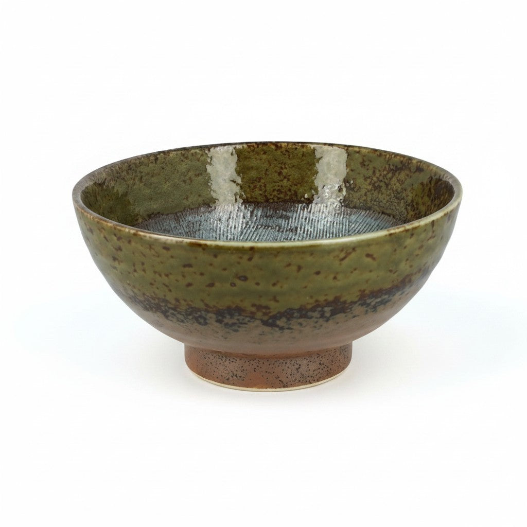 Bol suribachi Yugen lab en porcelaine verte et brune avec texture rayée intérieure pour piler les condiments