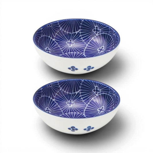 Set de deux bols japonais Yugen lab en céramique blanche et bleue avec motif d'ombrelles et symboles peints