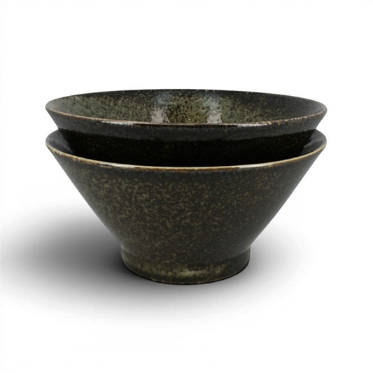 Set de deux bols à ramen Yugen lab en céramique vert foncé avec une finition artisanale évasée