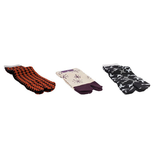 Trois paires de chaussettes cinq doigts Yugen lab en coton avec motifs japonais variés, idéales pour geta.