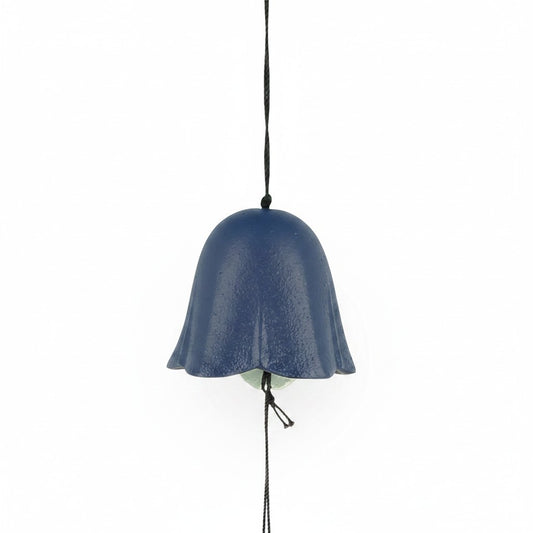 Cloche à vent Yugen lab en fonte bleue en forme de fleur de lotus pour une décoration japonaise zen et poétique