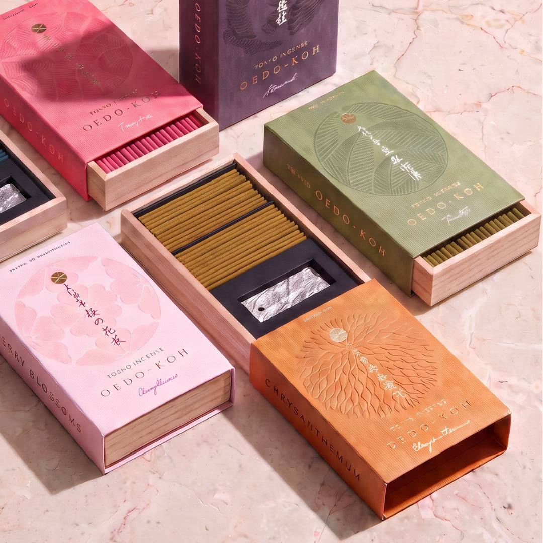 Coffrets d'encens japonais Yugen lab Oedo-Koh avec bâtonnets colorés et porte-encens dans des boîtes élégantes