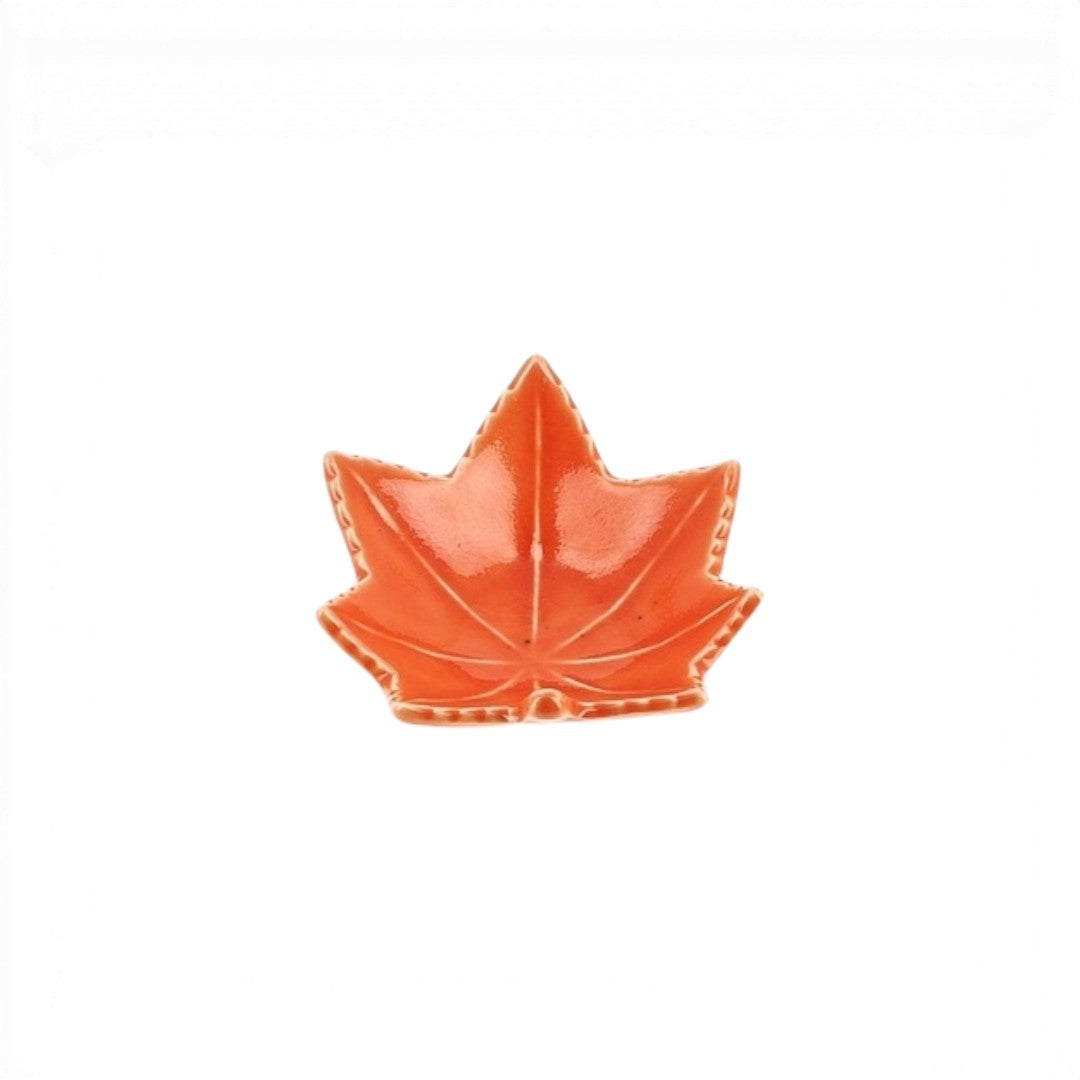Coupelle à sauce soja Yugen lab en céramique orange brillante en forme de feuille d'érable avec nervures en relief