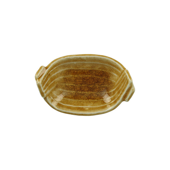 Coupelle japonaise en céramique en forme de panier tressé, émail ambre et miel, sur fond blanc