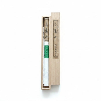 Coffret en bois Yugen lab contenant des bâtonnets d'encens japonais Jinkoh Juzan au bois d'aloès et santal