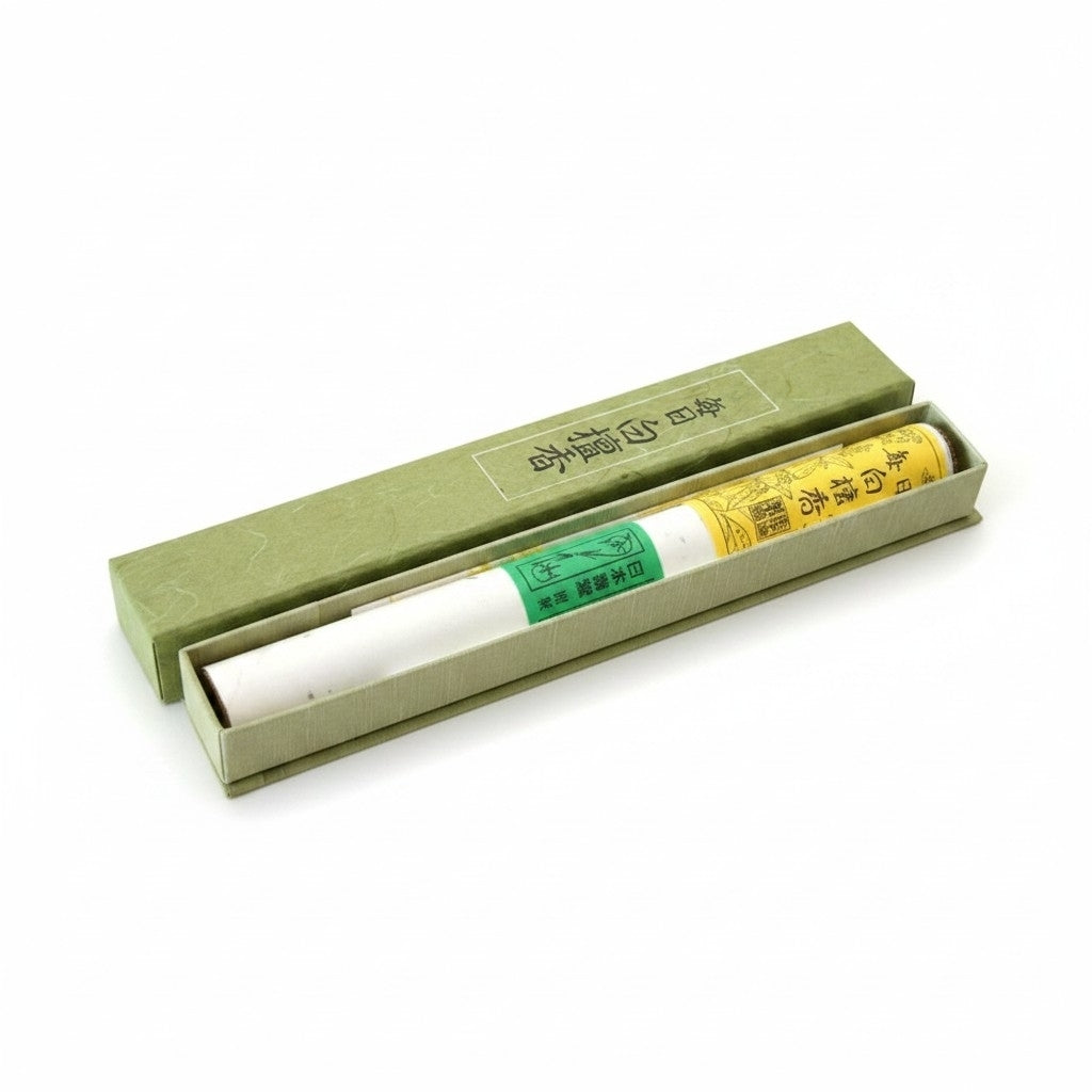 Coffret d'encens japonais Yugen lab Mainichi Byakudan au bois de santal indien dans son emballage vert traditionnel