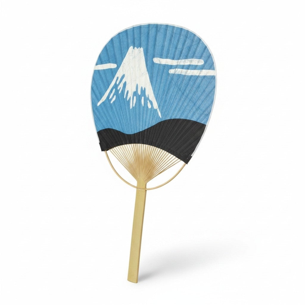 Éventail japonais rond Uchiwa Yugen lab bleu avec motif mont Fuji blanc sur papier et manche en bambou naturel
