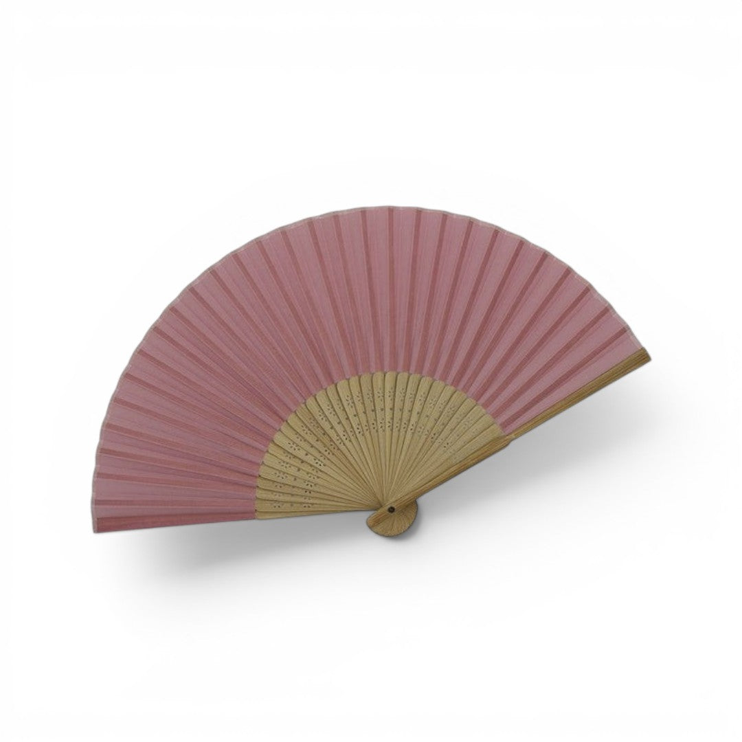 Éventail japonais Yugen lab en tissu rose avec monture en bois clair, accessoire traditionnel élégant