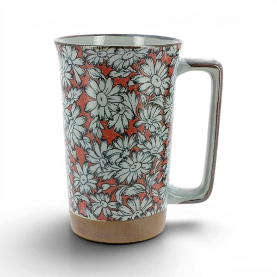 Grand mug japonais Yugen lab en céramique rouge avec motif de fleurs blanches et poignée ergonomique