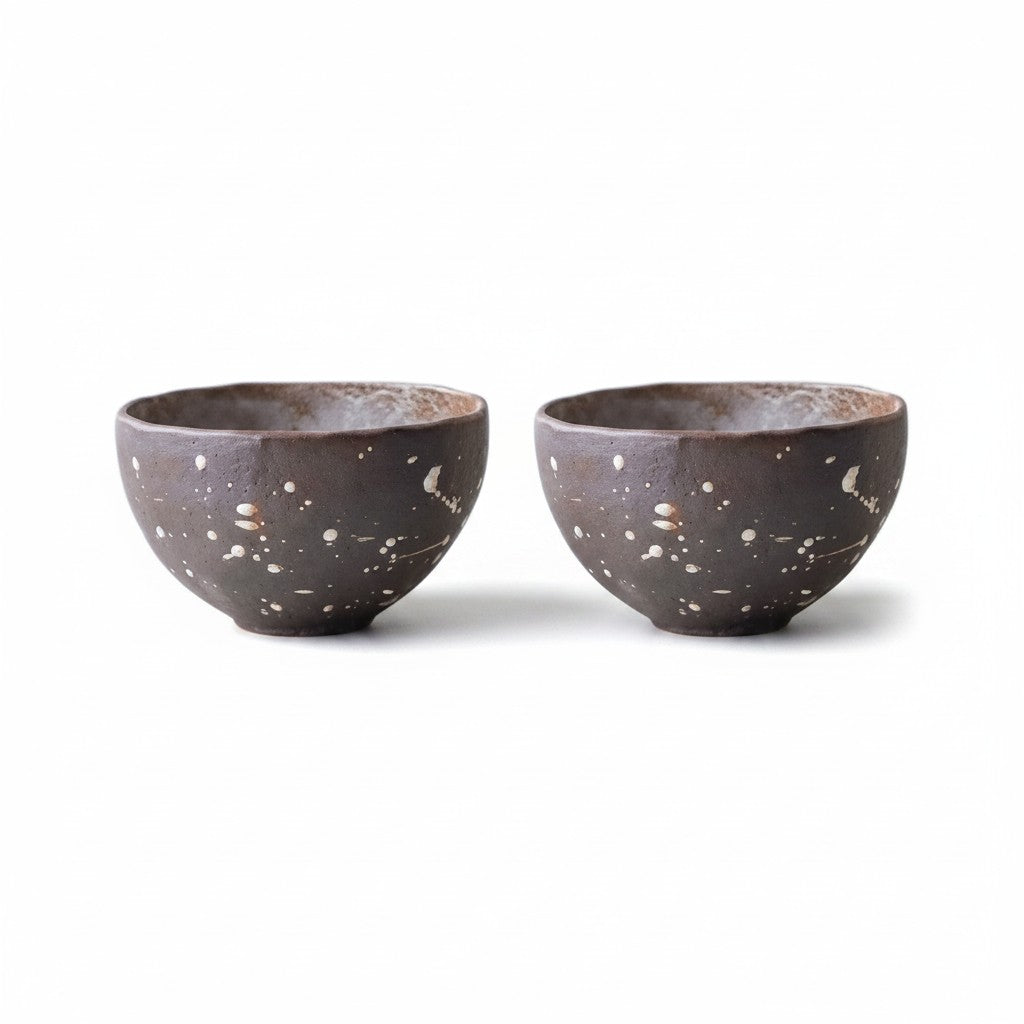 Set de 2 grands bols Yugen lab en porcelaine brun charbon avec décor projeté blanc esprit wabi-sabi
