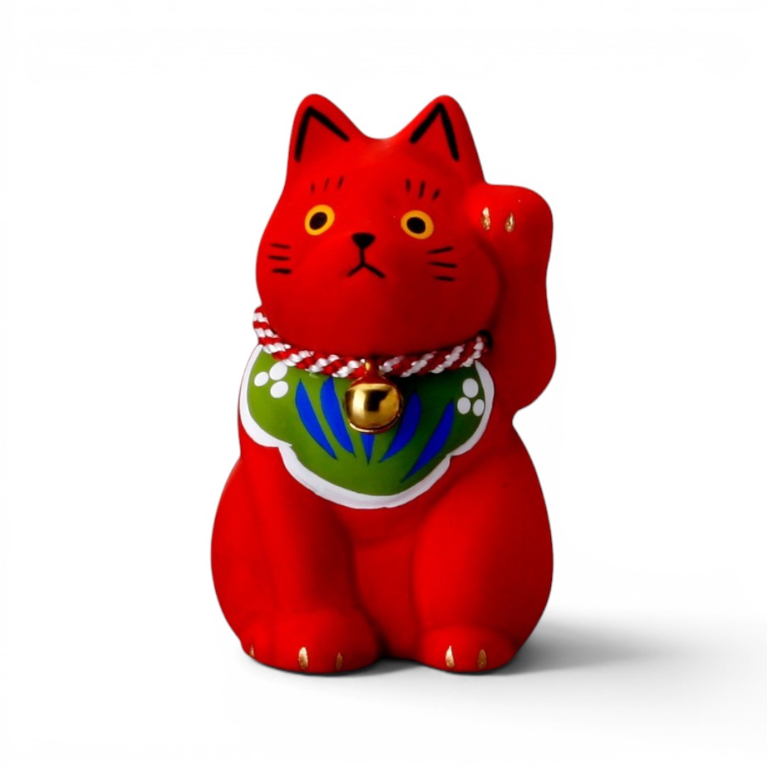 Figurine Maneki Neko Yugen lab rouge en céramique avec motif traditionnel et grelot doré, style porte-bonheur japonais