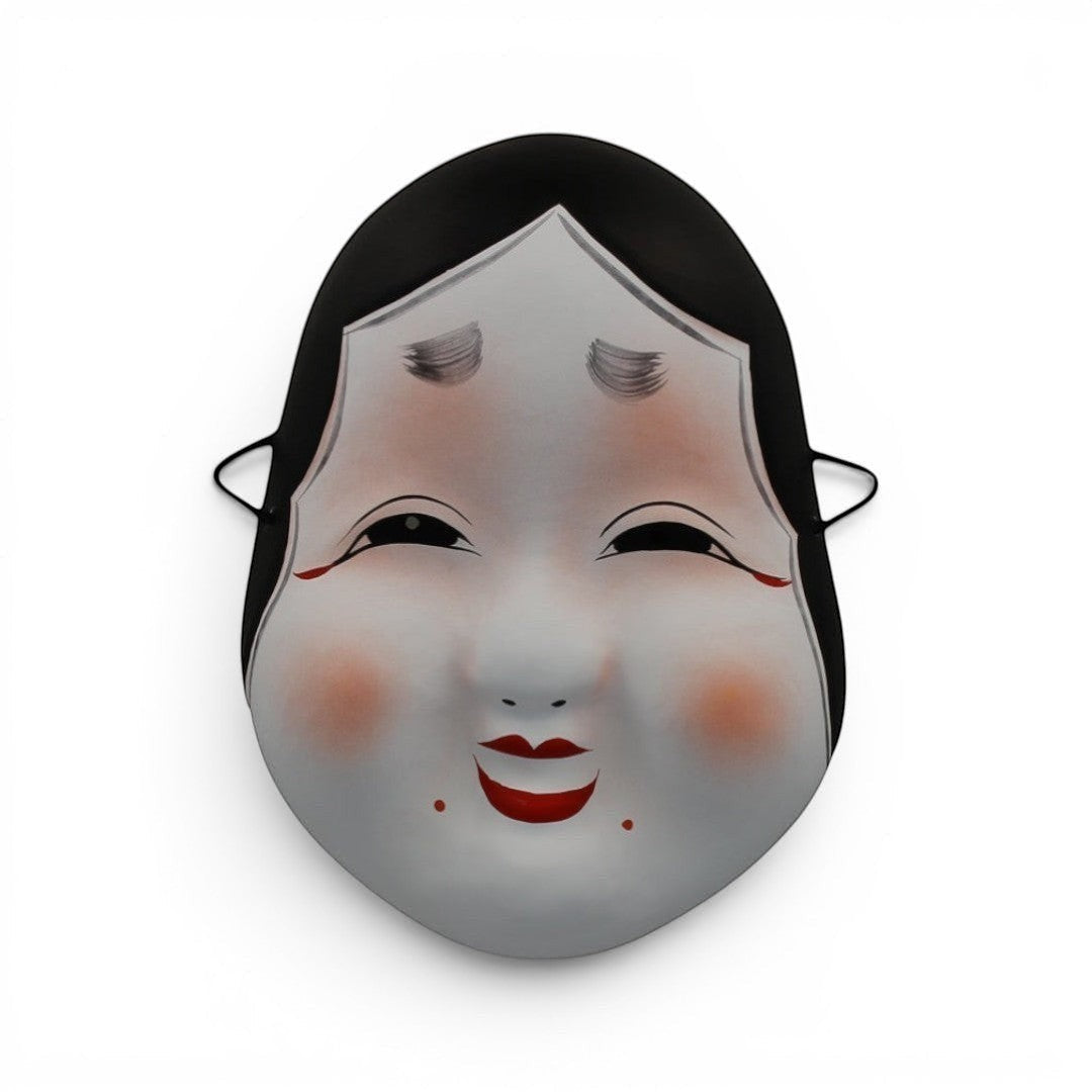 Masque japonais Okame Yugen lab en papier cartonné rigide avec un visage souriant et des détails peints traditionnels