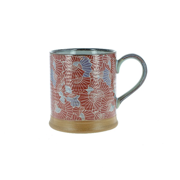 Mug en céramique Yugen lab rouge avec motif d'éventails traditionnels japonais et anse ergonomique