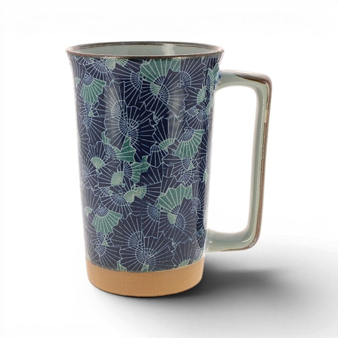 Grand mug en céramique Yugen lab bleu et vert avec motifs d'éventails traditionnels japonais et anse ergonomique