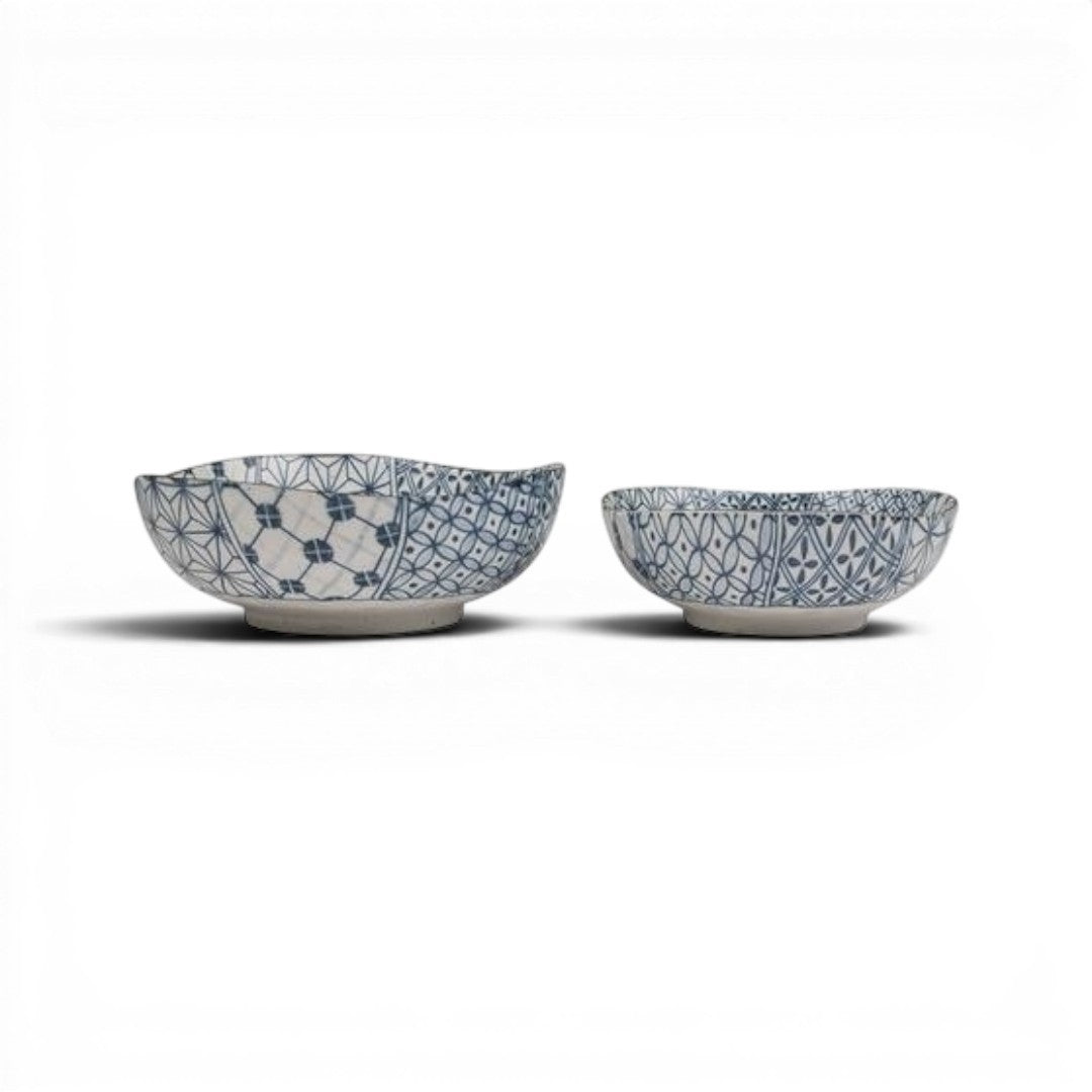 Set de 2 saladiers Yugen lab en céramique japonaise avec motifs patchwork bleus et blancs sur fond blanc