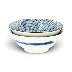 Ensemble de deux grands saladiers Yugen lab en céramique blanche avec motifs graphiques bleus d'inspiration japonaise