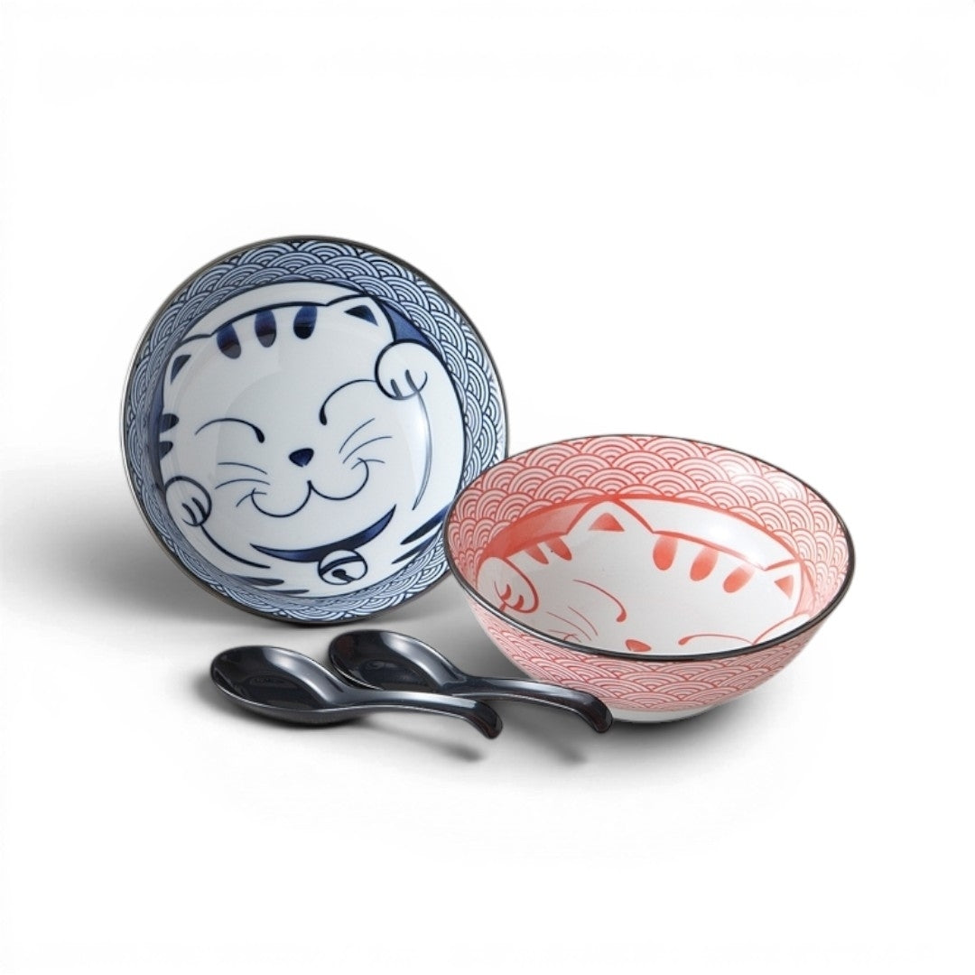 Set de 2 bols Yugen lab en porcelaine avec motifs chat Maneki Neko bleu et rouge et cuillères noires assorties