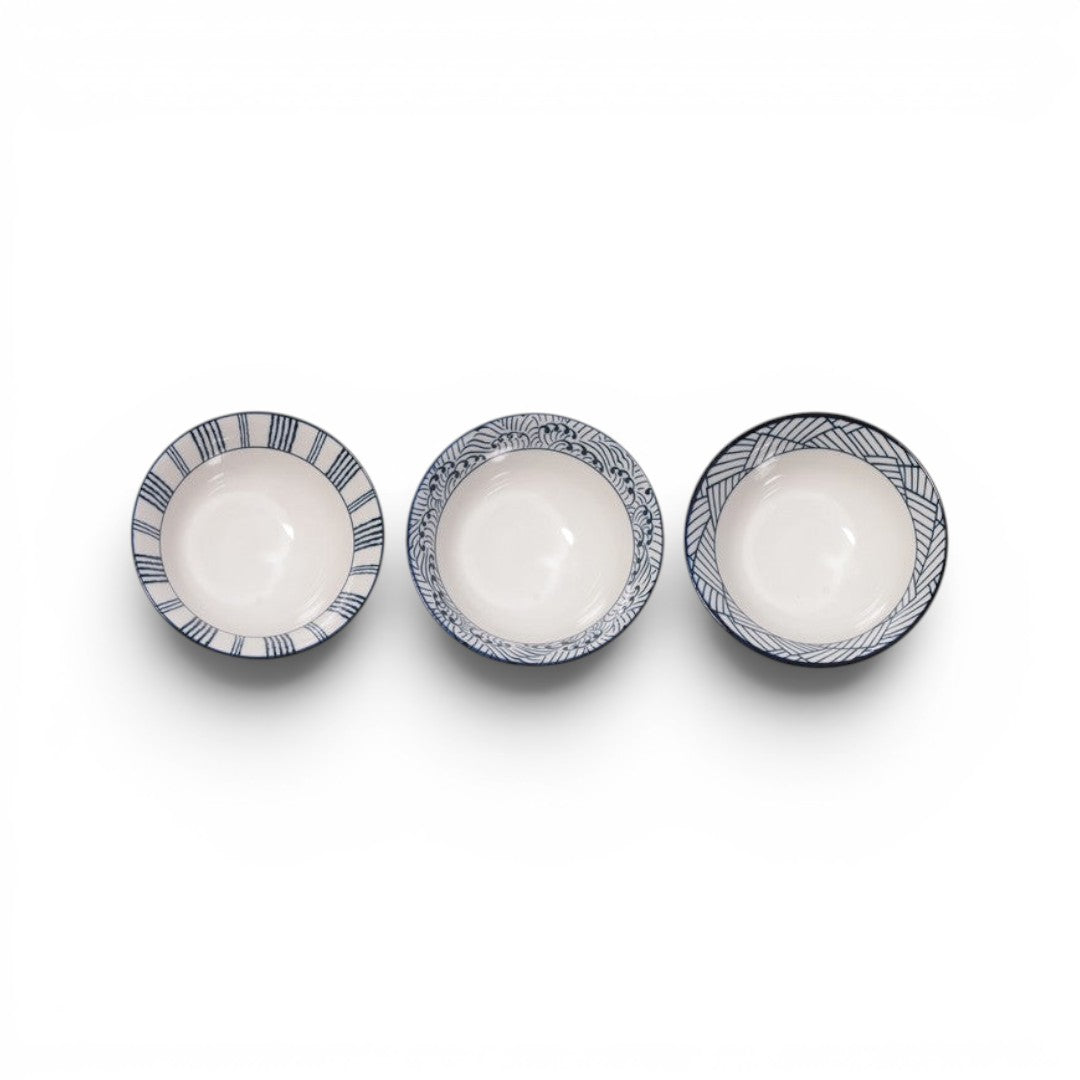 Set de 3 bols japonais pour ramen en porcelaine blanche avec motifs graphiques bleus de la marque Yugen lab