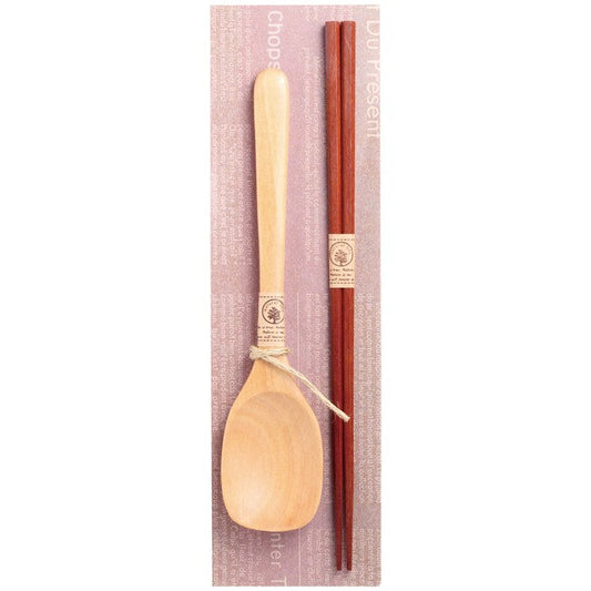 Set Yugen lab composé d'une cuillère en bois clair et d'une paire de baguettes japonaises assorties sur support
