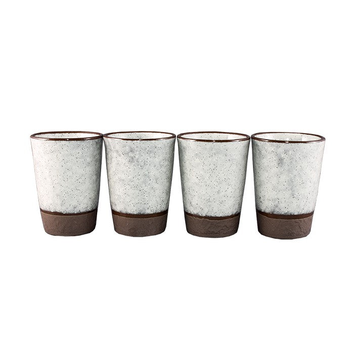 Set de 4 tasses à thé japonaises Yugen lab en céramique blanche craquelée avec base brune, design épuré sans anse.