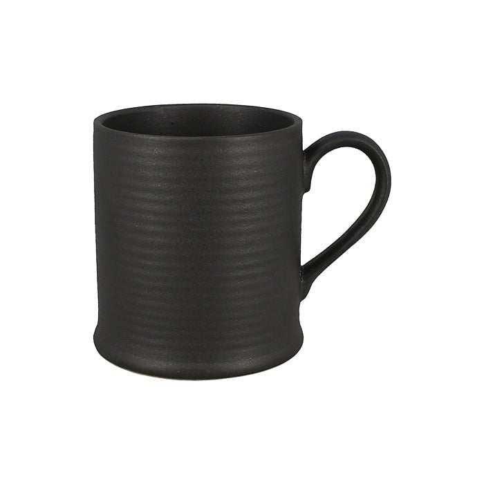Tasse Yugen lab japonaise en céramique noire mate avec surface nervurée artisanale de 300 ml