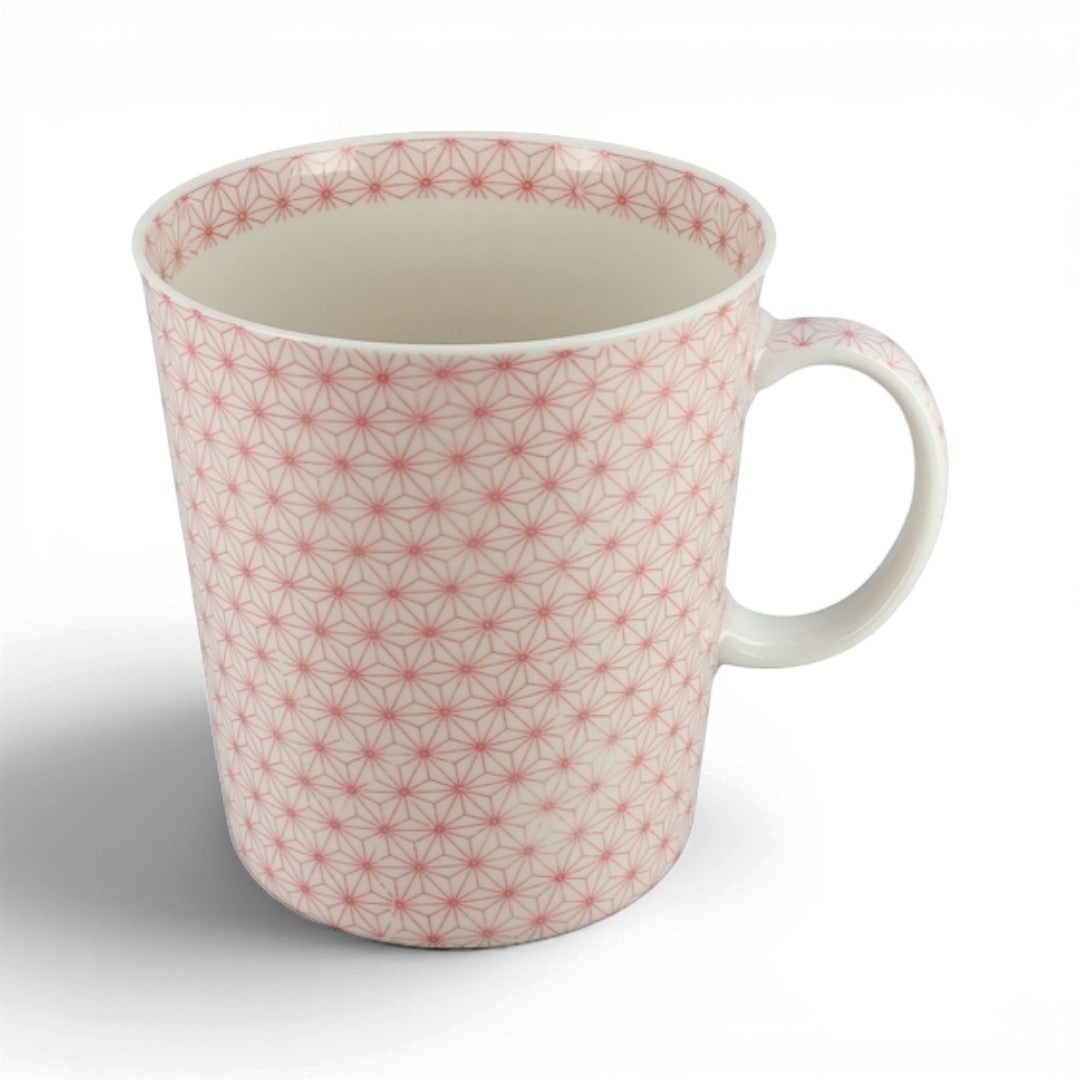 Tasse haute Yugen lab en porcelaine fine japonaise avec motif géométrique asanoha rose sur fond blanc